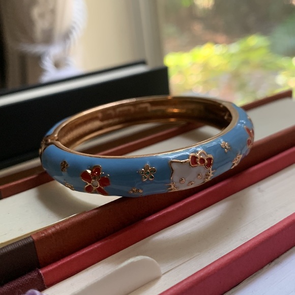 Hello Kitty Enamel Bracelet - Picture 4 of 13